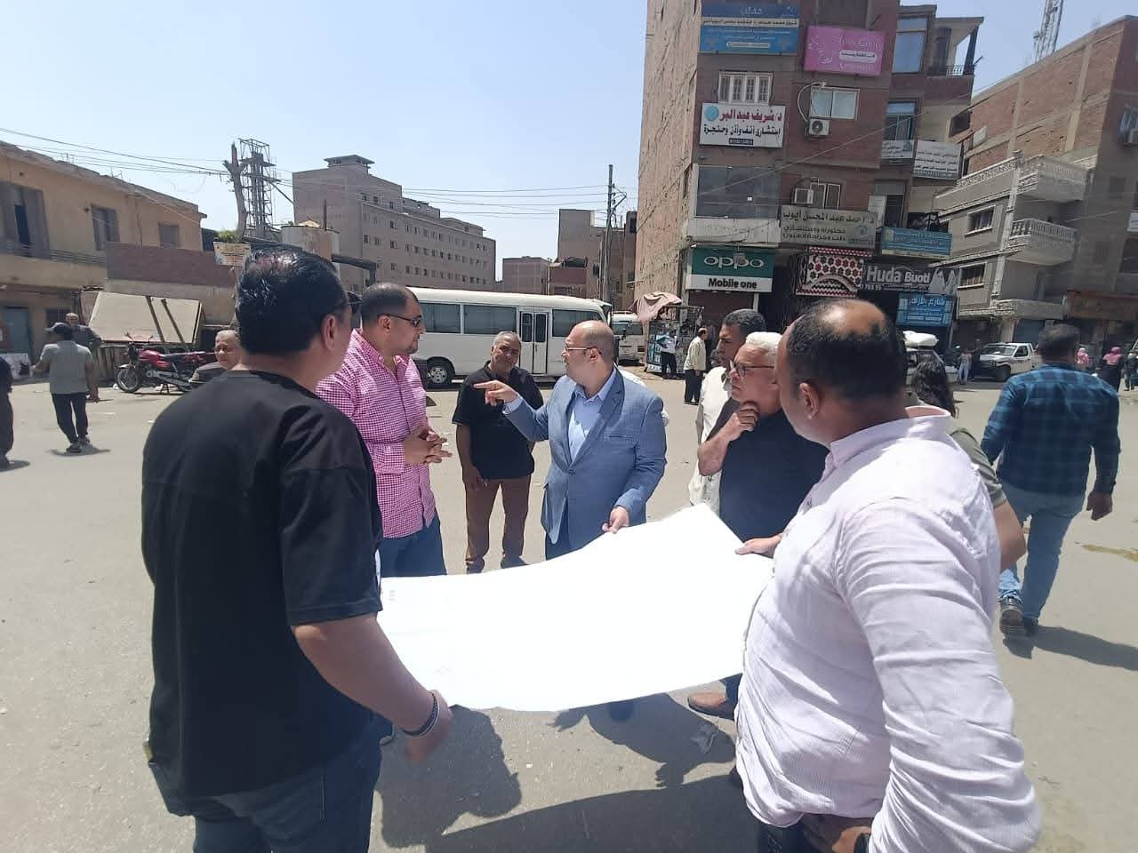 جولة ميدانية لنائب محافظ الجيزة بمدينة أوسيم  النائب يعاين تحويلات مرورية مقترحة لتيسير الحركة المرورية بميدان المطحن وشارع الجمهورية بمدينة أوسيم
