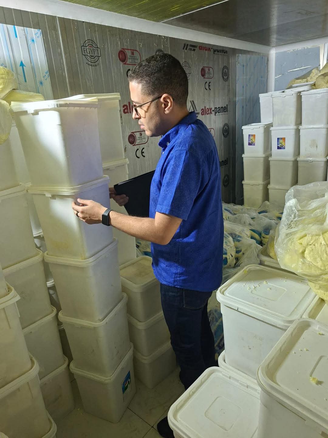 محافظ الغربية: ضبط مصنع ألبان وآخر للمنظفات بدون ترخيص والتحفظ على طن جبن و2 طن منظفات و250 كجم لحوم ودواجن وأسماك غير صالحة