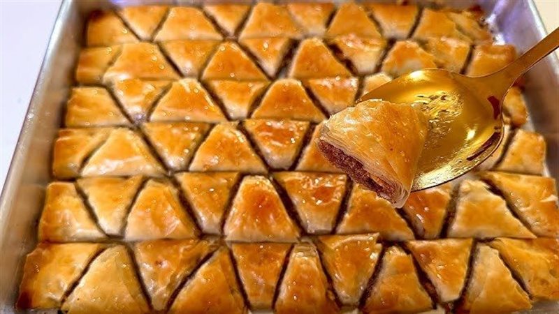 طريقة تحضير الجلاش بالعجوة.. حلوى شرقية سهلة بطعم غني ومميز