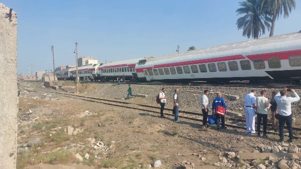 خروج 4 عربات من قطار القاهرة - الإسكندرية عن القضبان بمحطة كفر الزيات دون إصابات