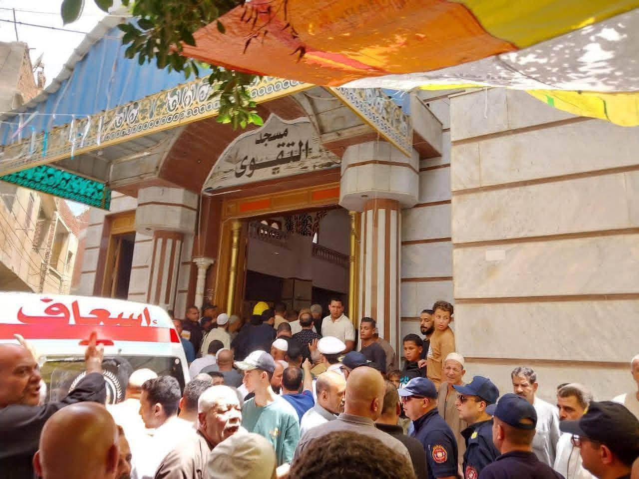 الآلاف يشيعون جثمان الشهيد أحمد رضا البحيري بالبحيرة