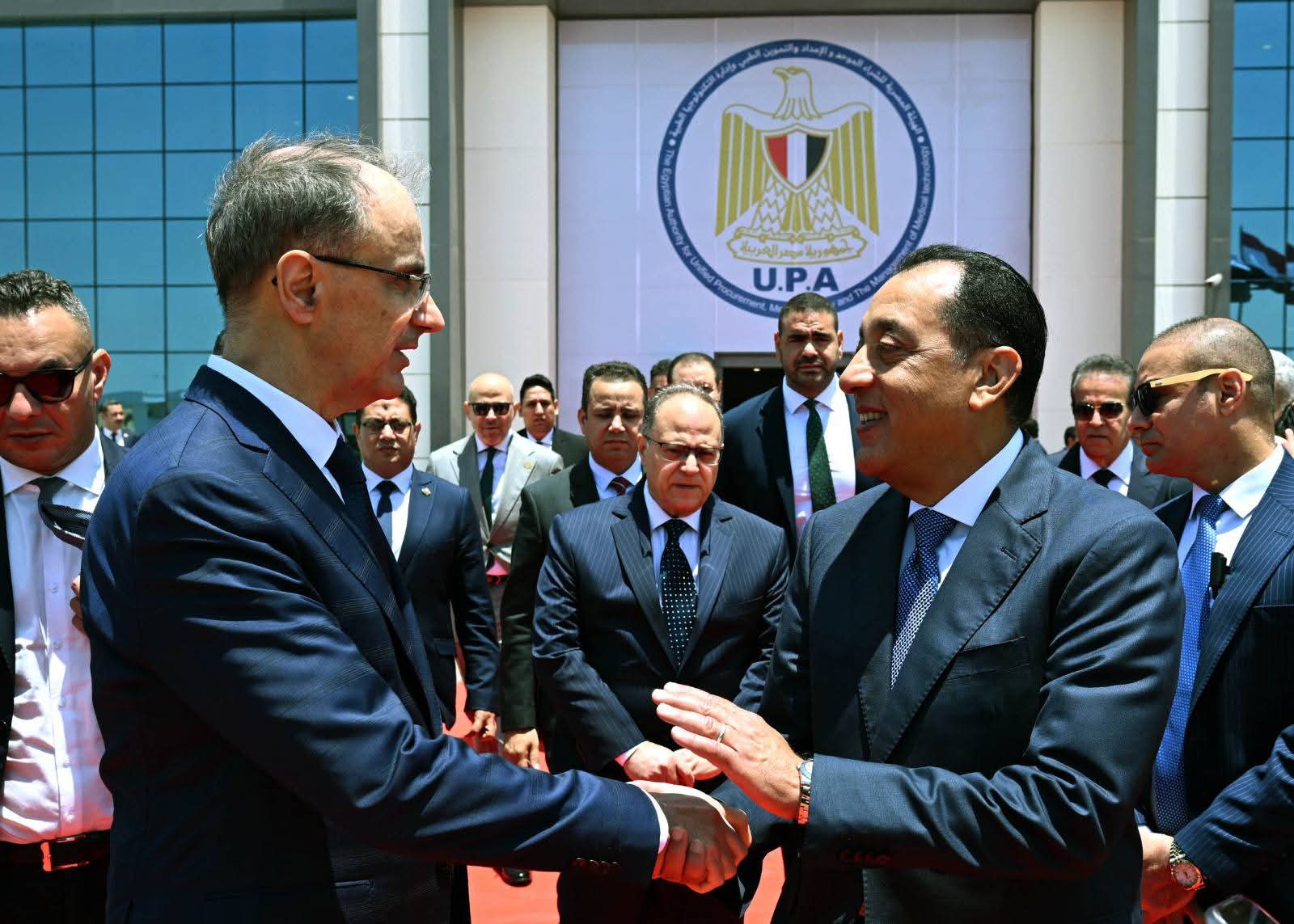 رئيس الوزراء المصري يتفقد المعرض الطبي الإفريقي الخامس