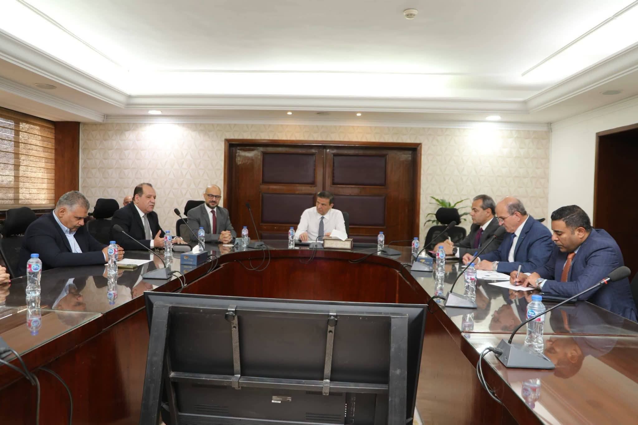 وزير الزراعة يستقبل ممثلي شركة "بيتي ـ إحدى شركات المراعي" لبحث ضخ استثمارات جديدة ودعم صغار المربين