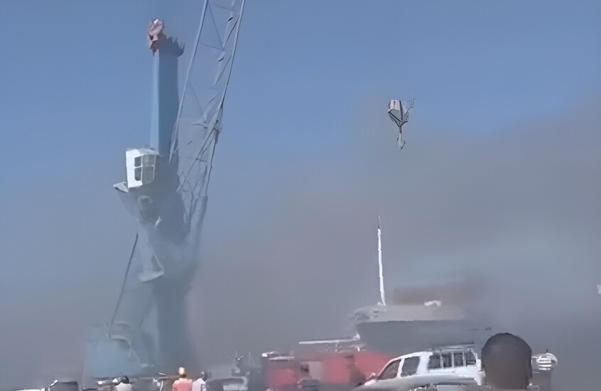 حريق بسفينتين في ميناء دمياط بمصر وكشف التفاصيل