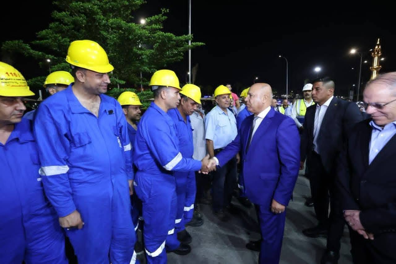 وزير النقل يصل ميناء دمياط عقب اجتماع مجلس الوزراء لتقديم الشكر لأبطال القاطرات البحرية بميناء دمياط