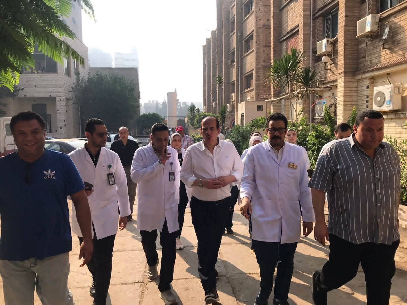نائب وزير الصحة يجري جولة تفقدية موسعة بالمنشآت الصحية في الدقهلية ويوجه بمكافآت للمتميزين وتحقيقات للمقصرين