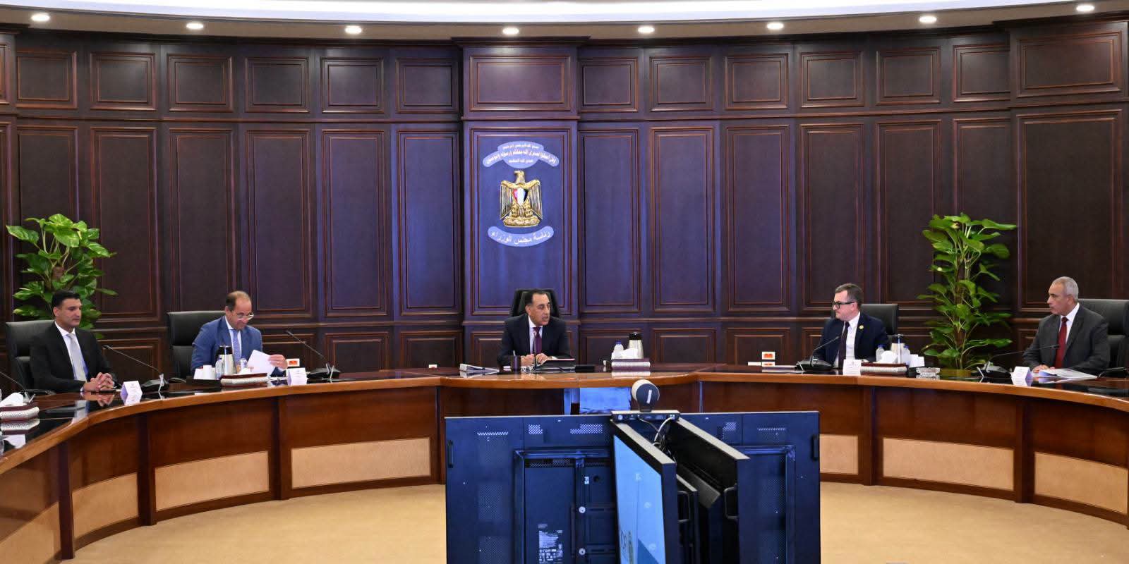 مدبولي: الحكومة مستمرة في توفير الأراضي الصناعية 