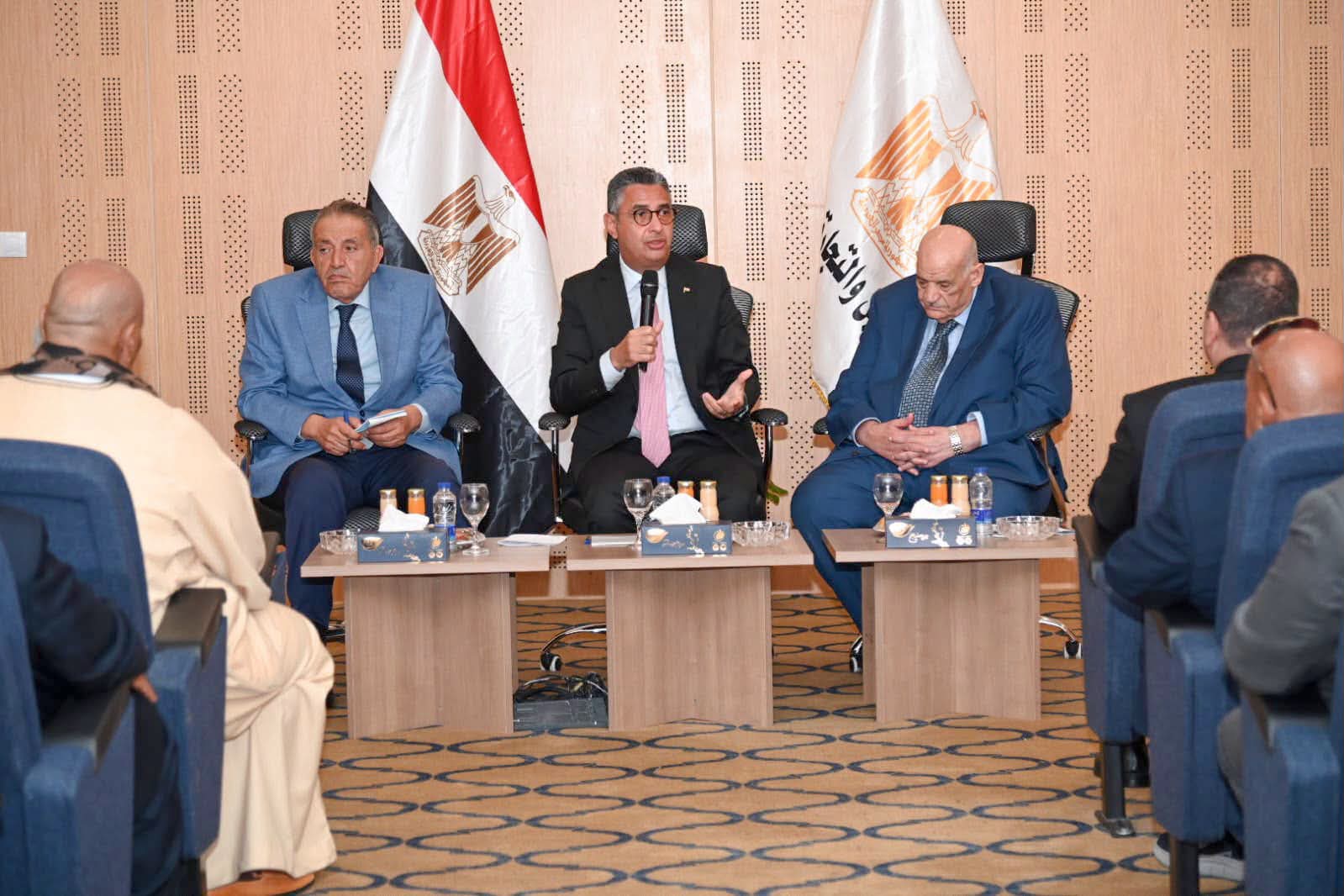 وزير التموين يوجّه بتشكيل لجنة مشتركة لدراسة مطالب أصحاب المخابز ورفع تقرير بنتائج أعمالها خلال شهر