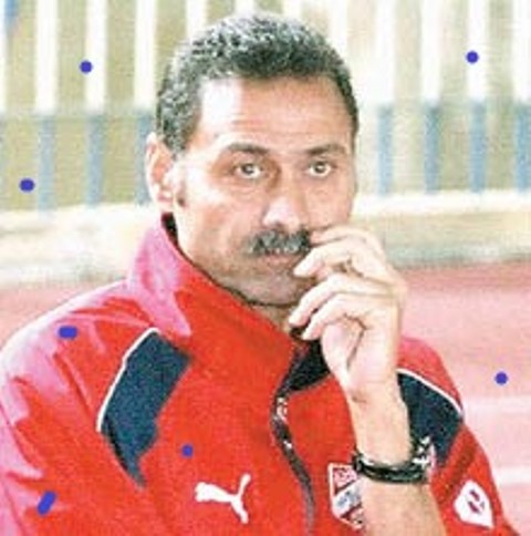 ثابت البطل حارس مرمى ومديرا للكرة لنادى الاهلي المصري في ذكري ميلاده