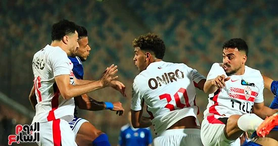 الزمالك يتصدر الدوري مؤقتا بثنائية أمام أبو قير للأسمدة