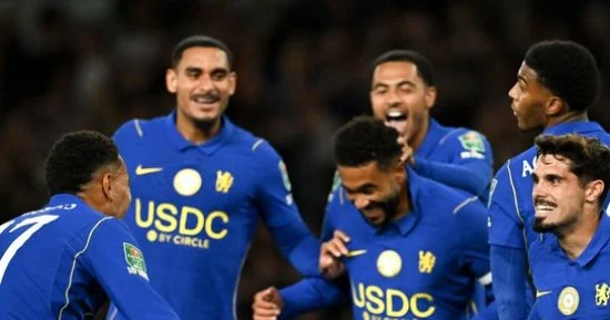 تشيلسي يقلب تأخره أمام ليدز ويتأهل في كأس كاراباو بسداسية