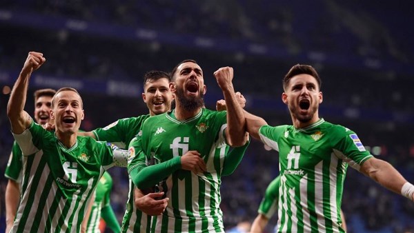 ريال بيتيس يهزم فياريال بثنائية ويصعد للمركز الثالث في الدوري الإسباني