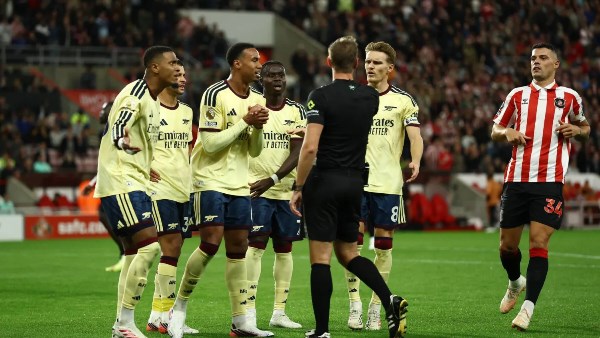 آرسنال يهزم إيبسويتش 4-2 ويتأهل إلى الدور الرابع من كأس كاراباو