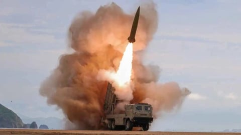 كوريا الشمالية تطلق صاروخا باليستيا باتجاه بحر اليابان