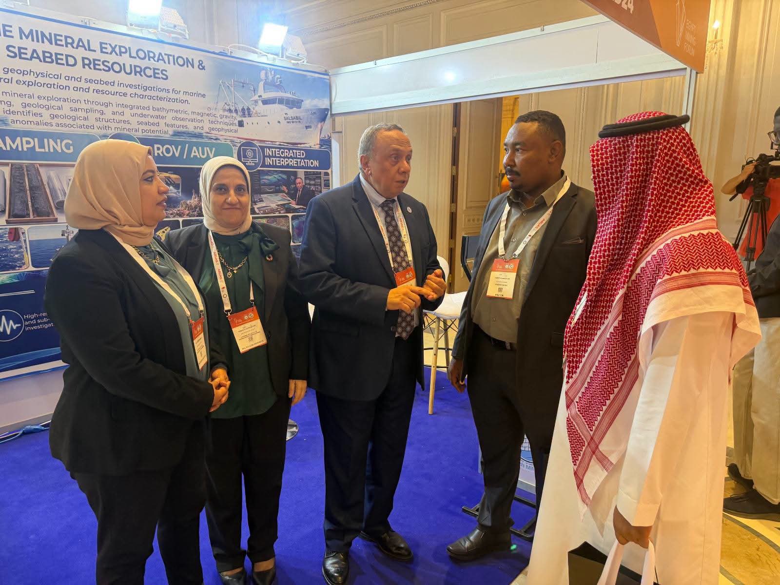 المعهد القومي لعلوم البحار والمصايد يستعرض إمكانياته البحثية والتكنولوجية في استكشاف الثروات التعدينية البحرية