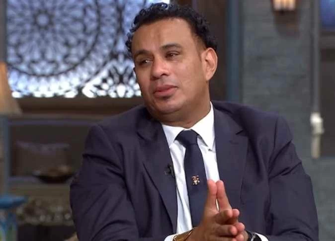 محمود الليثي يكشف أسباب استقراره للعيش في فندق مع أولاده
