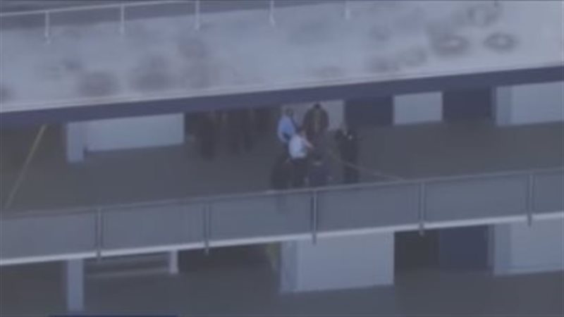 حادث مفزع داخل مدرسة أمريكية مصرع طالب بعد سقوطه من الطابق الرابع
