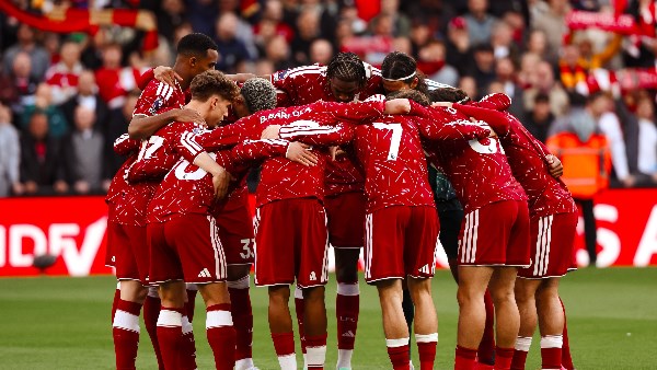 ليفربول يتغلب على برينتفورد 2-1 في الدوري الإنجليزي