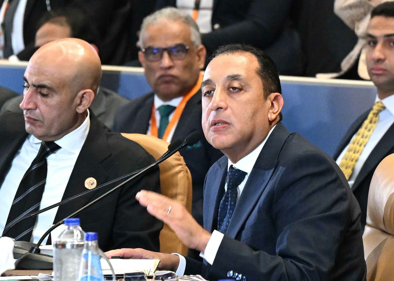 خلال جلسة بعنوان "ماذا يتعلم أبناؤنا.. وهل يؤهلهم ذلك للمستقبل؟"رئيس الوزراء يلقي كلمة