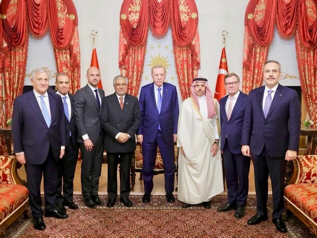 بتكليف من فخامة السيد الرئيس.. وزير الخارجية يلتقي الرئيس التركي