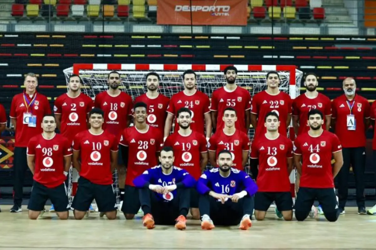 الأهلي يخطف لقب أفريقيا لكرة اليد من الزمالك في الثواني الأخيرة 25-26